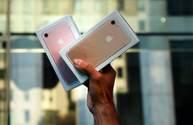 Apple сократит производство iPhone 7