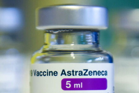 Вакцина против Covid-19 AstraZeneca больше не будет бесплатной