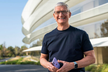 Глава Apple Тим Кук попросил сократить ему зарплату на 40%