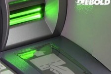 Новый слот для карт в банкоматах поможет противостоять мошенничеству