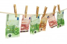 ЕС совершенствует законодательство по борьбе с отмыванием денег