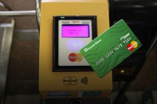 ПриватБанк будет оформлять карты специально для оплаты проезда в метро