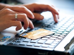 Интернет-кредитование — еще один шаг к безналичному обществу