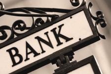 Минфин не сможет запрещать банкам обслуживать бюджетников