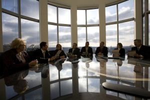 Инвестбанки сокращают опытных трейдеров