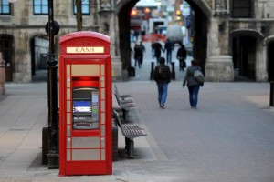 Банкоматы ждет участь телефонных будок