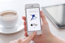 PayPal против Apple Pay: борьба за онлайн началась