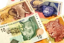 Новый вид мошенничества: аферисты собирают по домам «зараженные» банкноты