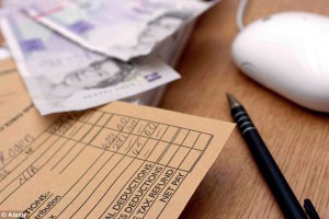 Молодые люди предпочитают наличные вместо пластика