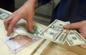 Банкам могут разрешить изменять курсы валют в течение дня