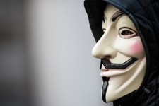 Хакеры Anonymous угрожают атаковать сайты центробанков во всем мире