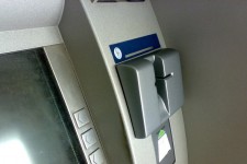 Мошенники используют в банкоматах новый вид “невидимых” скиммеров