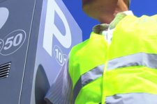 Паркоматы в Киеве будут принимать бесконтактные карты