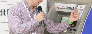 В Украине установлен первый бесконтактный банкомат