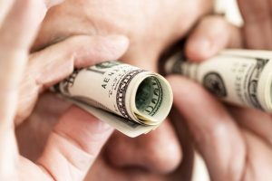 Украинцам разрешили покупать больше валюты