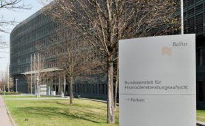 Нужны информаторы: нарушения в банках будут искать изнутри