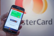 Наполеоновские планы: MasterCard расширит охват финансовыми услугами