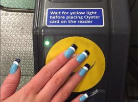 Новый способ платежей: бесконтактные ногти