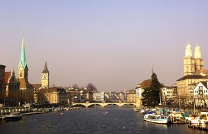 На родине банков их число сокращается