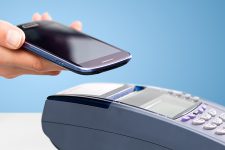 Платежи в США: EMV-карты против смартфонов
