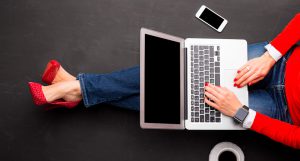 Тысячи украинских онлайн-магазинов подключили оплату Apple Pay