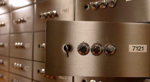 Как грабят сейфы киевских банков