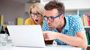 Праздничный шоппинг: половина потребителей планируют онлайн-покупки