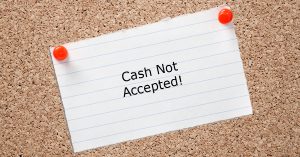 Курс на cashless: украинцы отказываются от наличных денег?