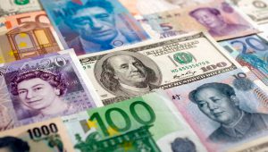Стало известно сколько денег украинцы получают из-за рубежа