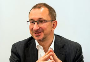 Через 5 лет не будет ни электронных денег, ни банковских карт — Виктор Достов