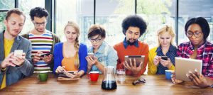 Молодое поколение не доверяет банкам: исследование Facebook