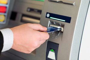 Банкоматы в опасности: скимминг нового поколения пришел в Украину