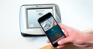 Транзакции с Apple Pay выросли на 50%