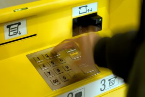 Банкоматные мошенники нашли новый способ грабить украинцев