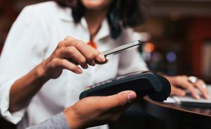 Мобильный шопинг стимулирует рост онлайн-продаж