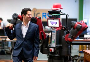 Люди готовы получать финансовые консультации от роботов: исследование