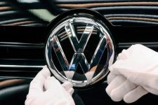 Volkswagen займется мобильными платежами
