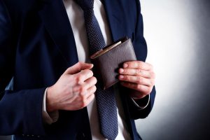 В конверте: сколько украинцев получают «черную» зарплату?