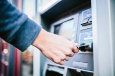 Популярность банкоматов снова растет: в чем причина?
