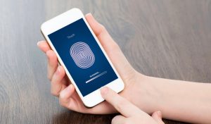 Apple встроит сканер отпечатка пальца прямо в сенсорный дисплей