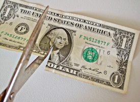 Население будет и дальше сдавать инвалюту — НБУ