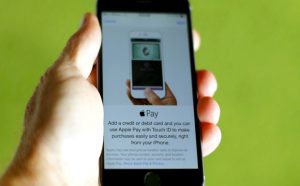 Apple запустит P2P-платежи и дебетовые карты