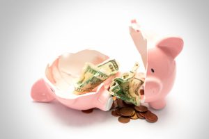 Стало известно, какую сумму выплатили вкладчикам банков-банкротов