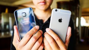 Россияне сделали выбор между Apple Pay и Samsung Pay