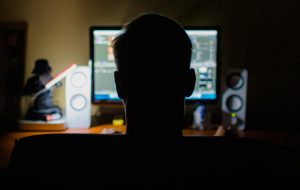 В США посадили хакера из РФ, который крал данные банковских карт