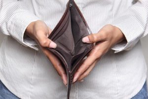 Жители еще одной страны готовы отказаться от налички и чеков