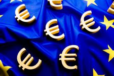 Украина отказывается от доллара и переходит на евро