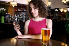 Ты пьян, иди домой: новое приложение блокирует карту нетрезвого пользователя
