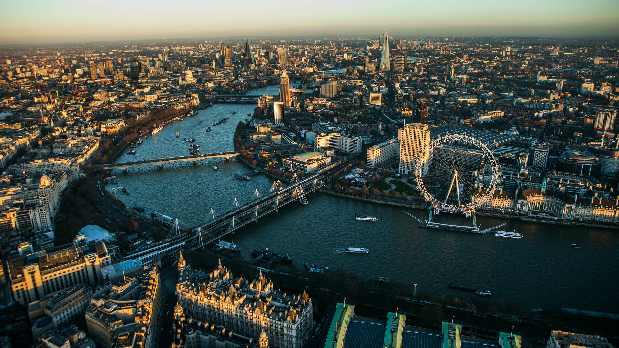 Обои england. Темза. Темза большой Лондон. Великобритания 4к. Скотланд берег Темза.