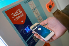 Мобильные платежи в Китае продолжают бить рекорды